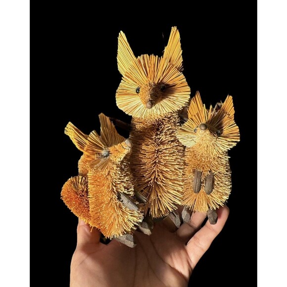 VTG CARIBOU COFFEE CROSS FOX FAMILY ORNAMENT FIGURINE 6.5”x5” RARE - Picture 2 of 9